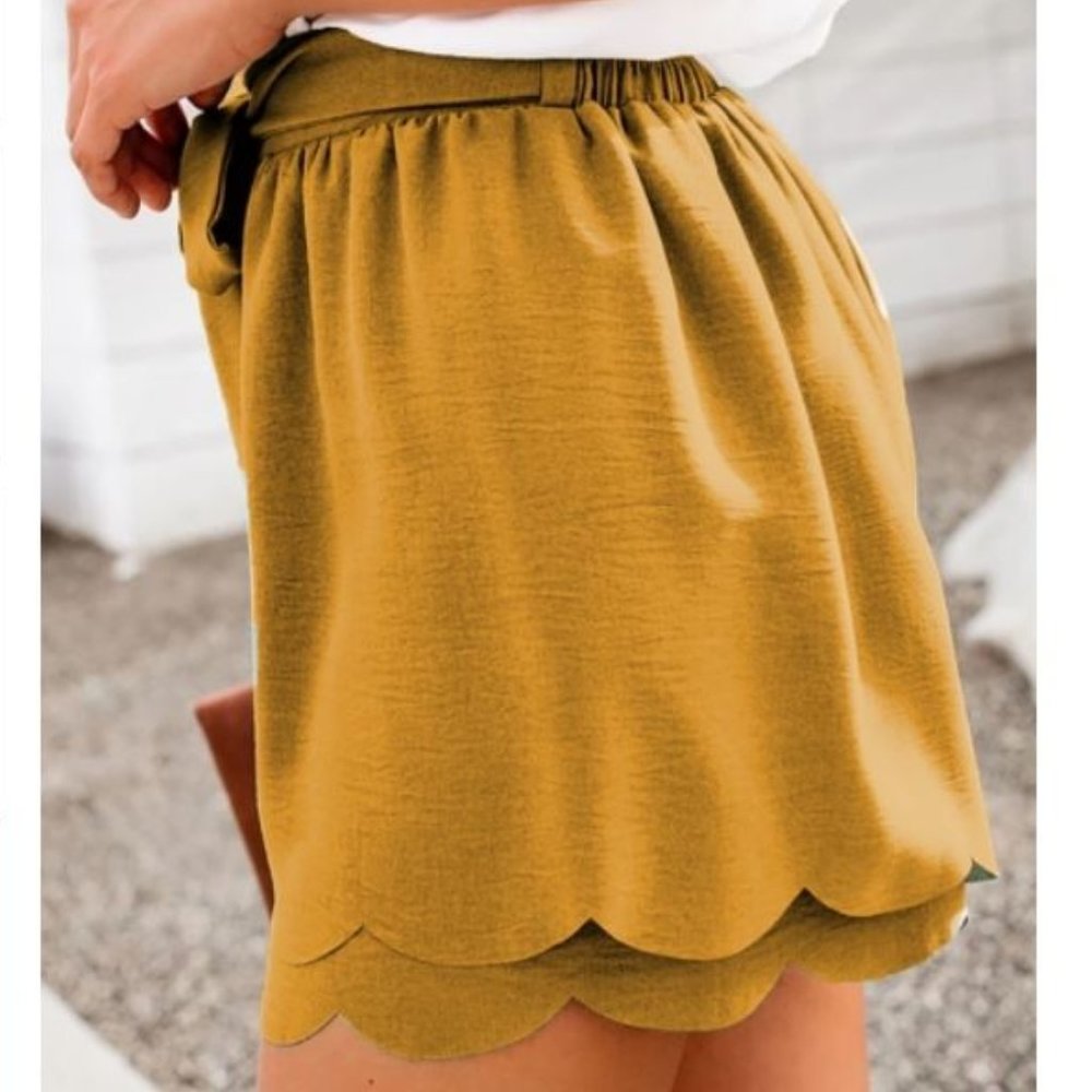 Mustard Scalloped Shorts - Picture 4 of 7